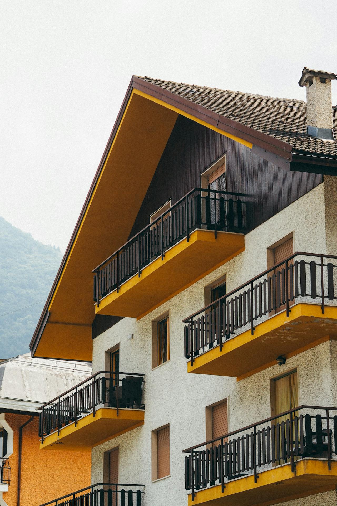 Külső falszínek, fehér, sárga Külső falszínek, fehér, sárga
